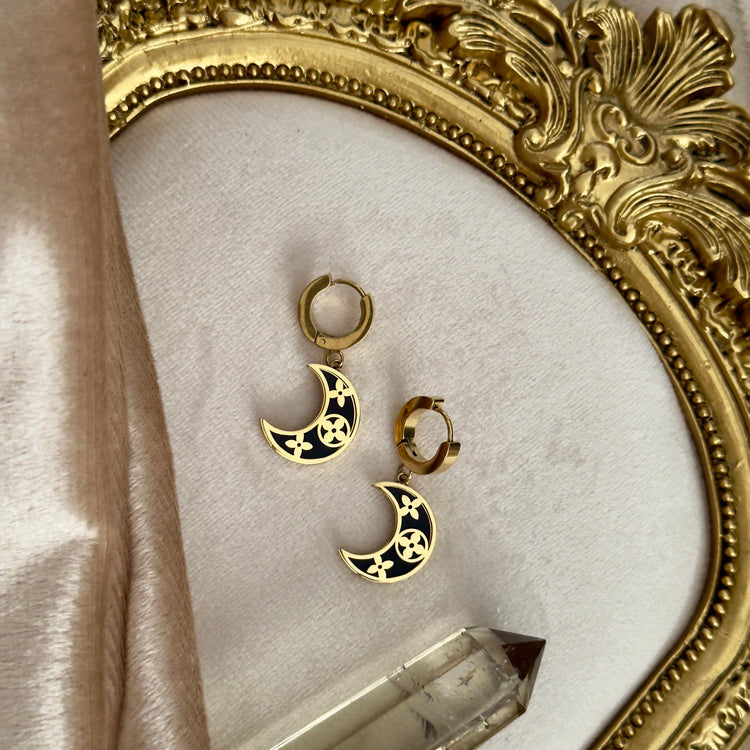 🌙 Clover Crescent🌙 Huggies Hoop Earrings
